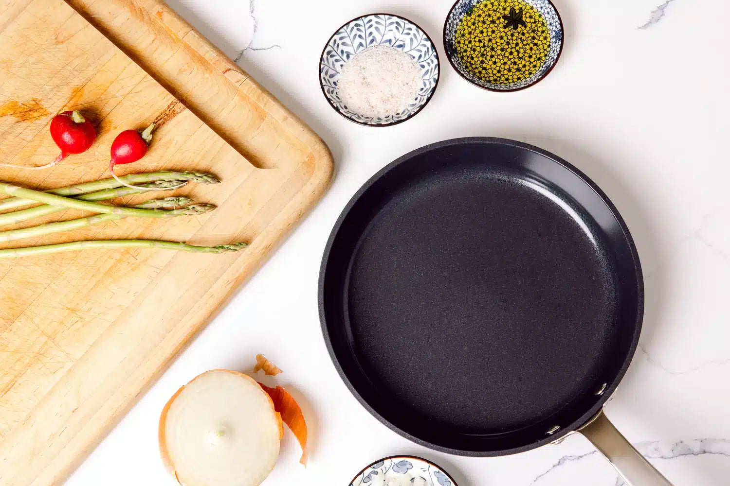 Why More People Are Choosing “Coating-Free” Cookware — The Healthy Cooking Shift with KOBACH Titanium 🍳